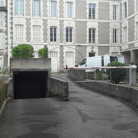 Preference - Hypercentre Avec Parking Prive Gratuit Et Lit Queen Size Poitiers Exterior foto