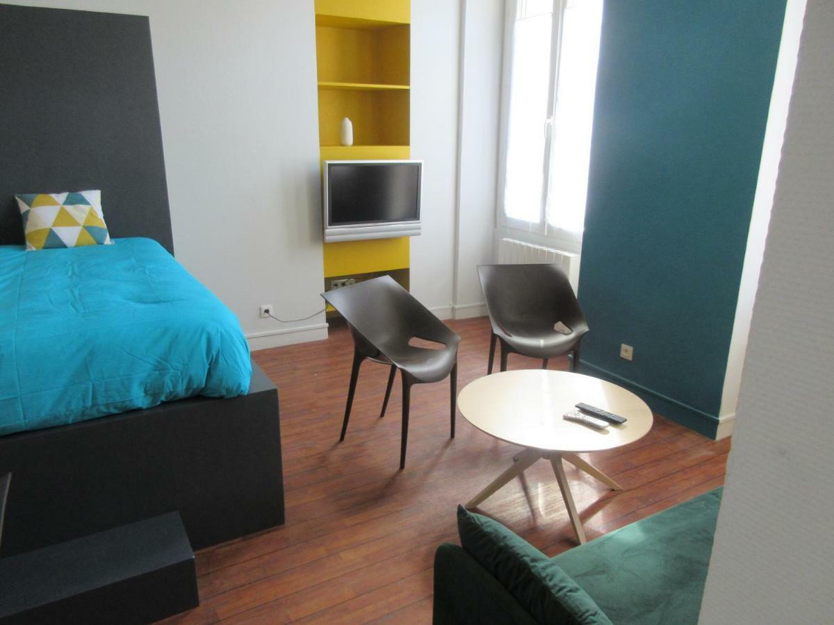 Preference - Hypercentre Avec Parking Prive Gratuit Et Lit Queen Size Poitiers Exterior foto